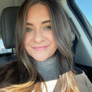 Meet your Posher, Lauren